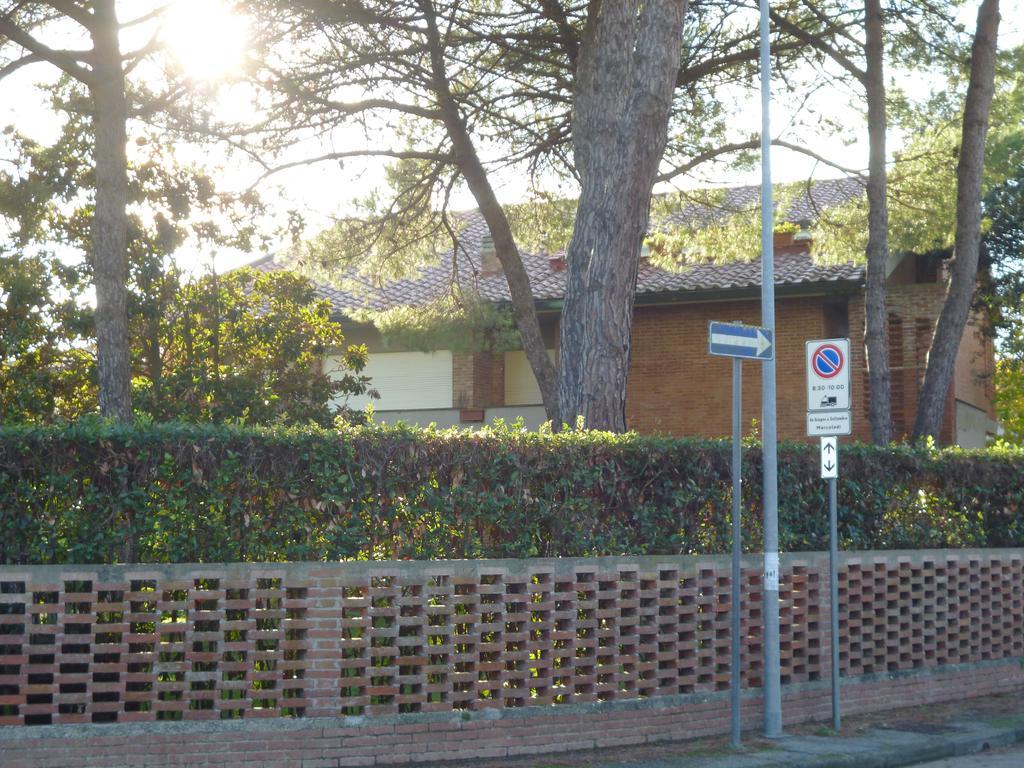 Il Geranio Villa ตีร์เรเนีย ภายนอก รูปภาพ